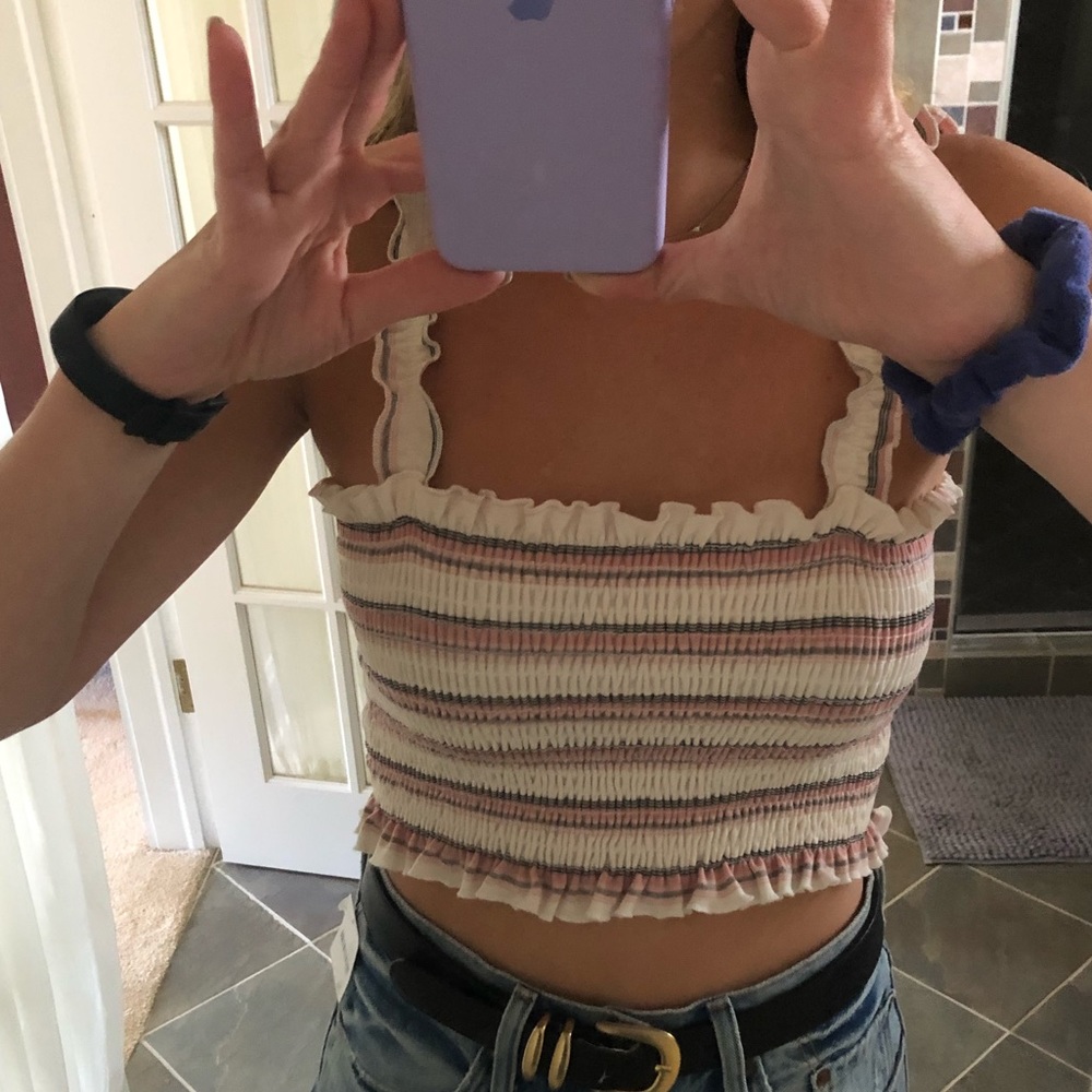 Ruffle cropped top